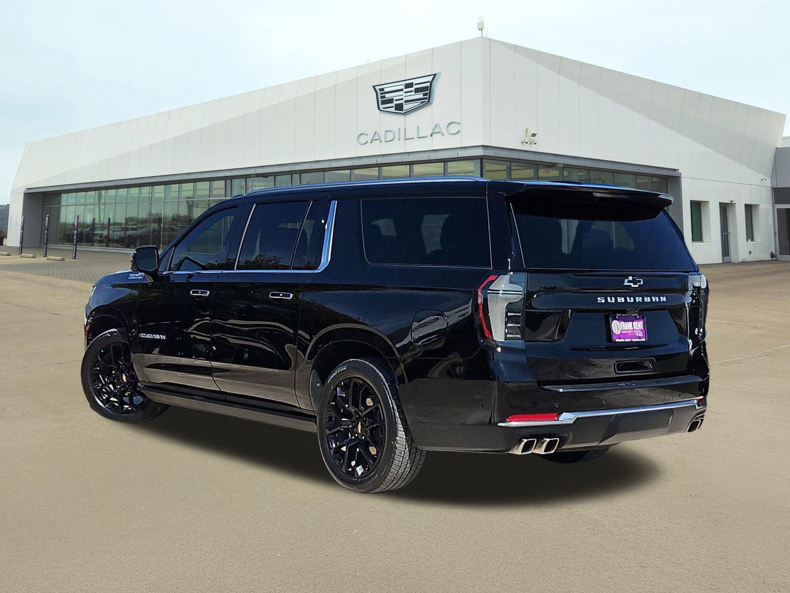 Used 2025 Chevrolet Suburban High Country AWD/4WD image 4