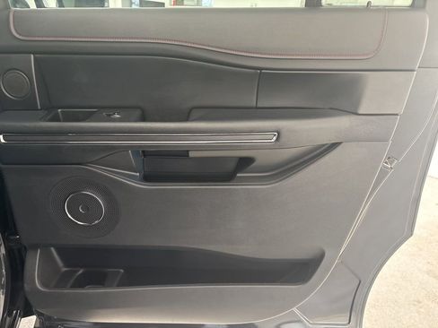 Used 2022 Ford Expedition Max Limited image 26