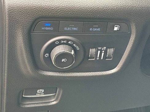 Used 2023 Jeep Grand Cherokee 4xe image 28