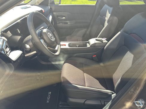 New 2026 Nissan Kicks SR image 9