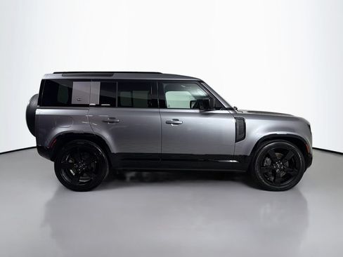 Used 2024 Land Rover Defender 110 X-Dynamic SE AWD/4WD image 4