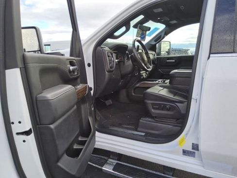 Used 2022 Chevrolet Silverado 2500 High Country w/ Z71 Off-Road Package AWD/4WD image 3