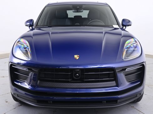 Used 2026 Porsche Macan AWD/4WD image 10