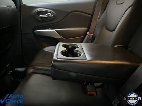 Used 2017 Jeep Cherokee Overland w/ Technology Group image 67