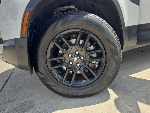 Used 2025 Land Rover Defender 110 S image 26