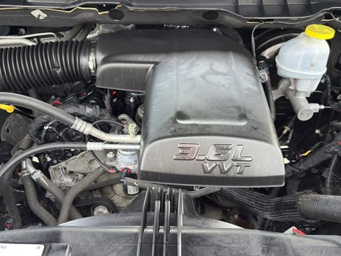 Used 2024 RAM 1500 Classic SLT AWD/4WD image 29