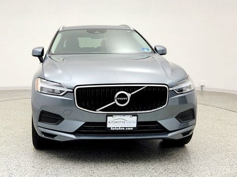 Used 2019 Volvo XC60 T5 Momentum w/ Multimedia Package image 2