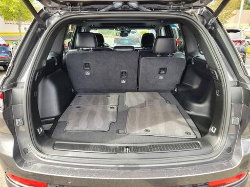 Used 2023 Jeep Grand Cherokee Altitude image 26