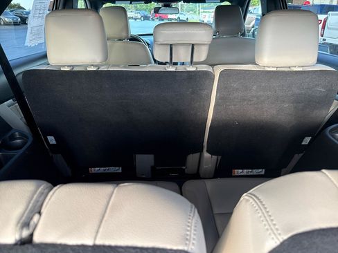 Used 2018 Ford Explorer Limited w/ Equipment Group 301A AWD/4WD image 6