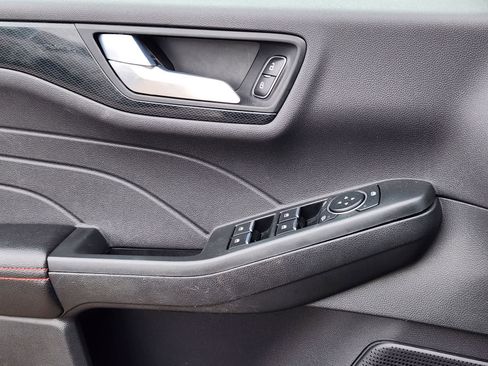 Used 2023 Ford Escape ST-Line image 14