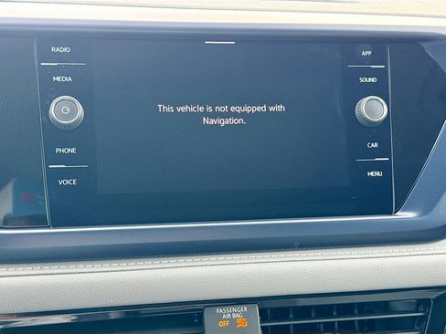 Used 2023 Volkswagen Taos SE w/ Panoramic Sunroof Package FWD image 32
