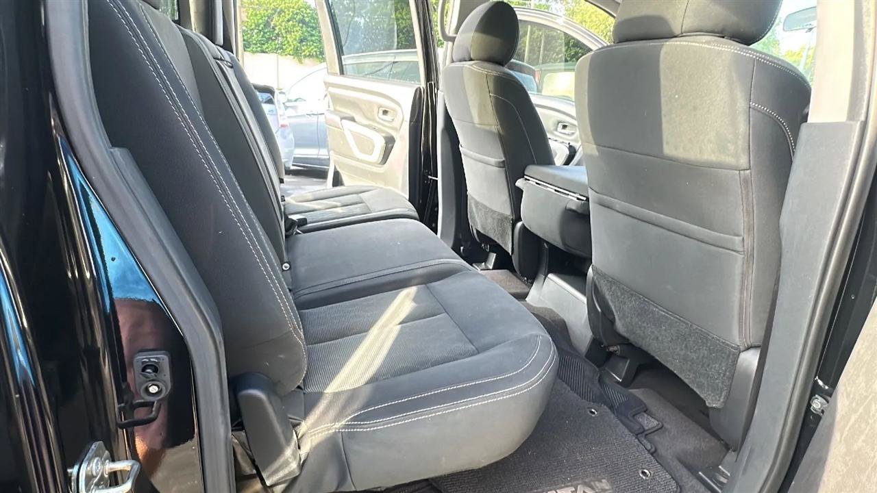 Used 2017 Nissan Titan SV RWD image 27