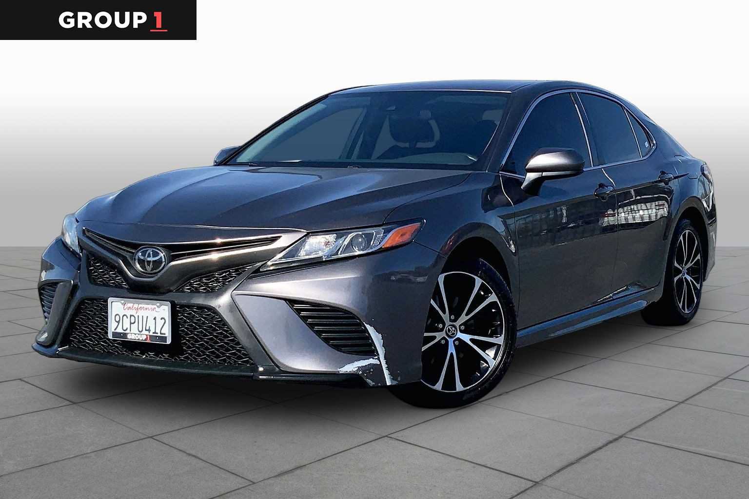 Used 2019 Toyota Camry SE FWD image 1