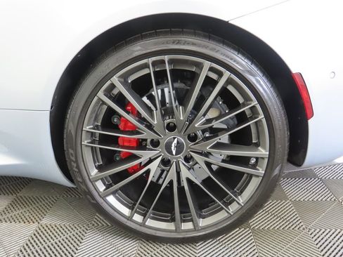 Used 2023 Aston Martin DBS Coupe image 28