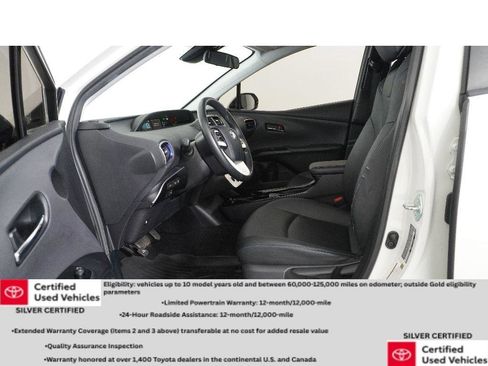 Certified 2017 Toyota Prius Three Touring FWD image 13