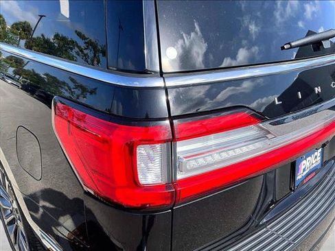 Used 2018 Lincoln Navigator L Select AWD/4WD image 29