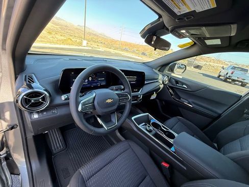 New 2026 Chevrolet Equinox LT image 12