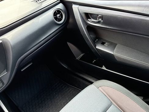 Used 2019 Toyota Corolla LE FWD image 15
