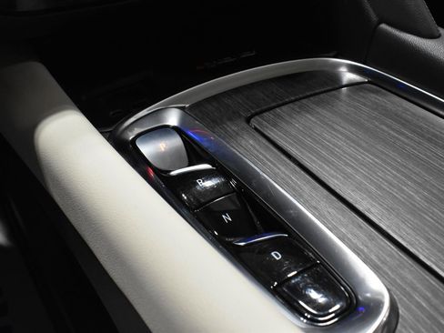 Used 2022 Buick Enclave Avenir image 23