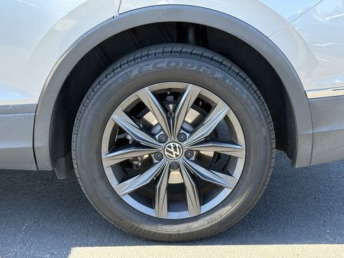 Used 2022 Volkswagen Tiguan SE image 10