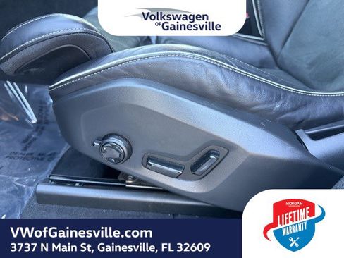 Used 2019 Volvo XC60 T6 R-Design w/ Protection Package Premier image 18