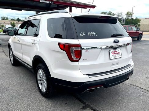 Used 2018 Ford Explorer XLT w/ Equipment Group 202A AWD/4WD image 4