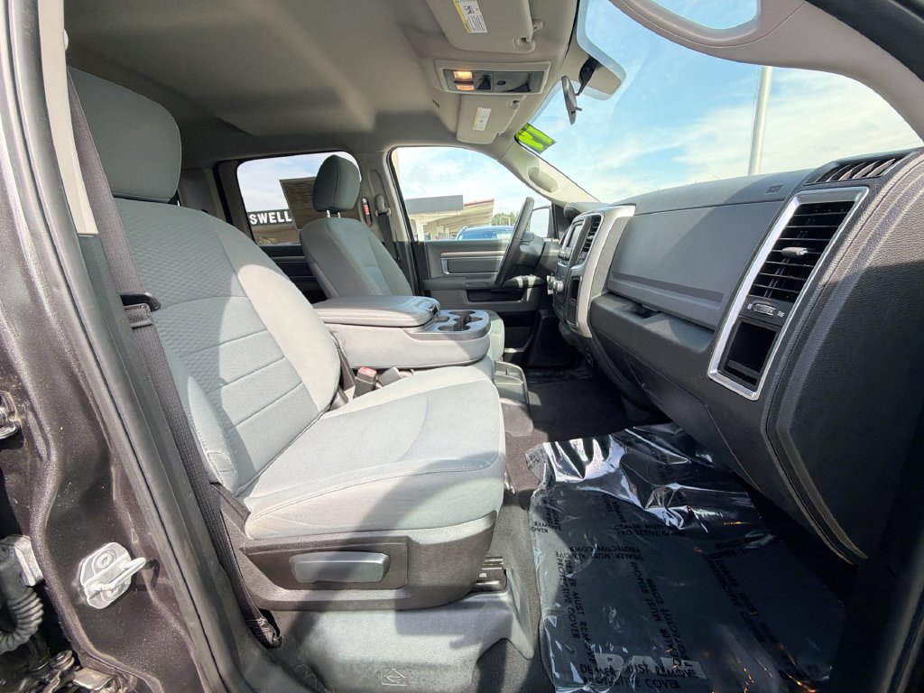 Used 2019 RAM 1500 Classic SLT AWD/4WD image 12