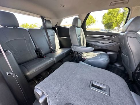 Used 2019 Buick Enclave Essence image 13