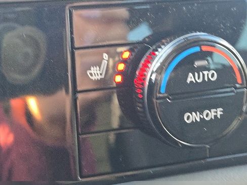 New 2025 Nissan Pathfinder SV w/ Black Appearance Package image 23