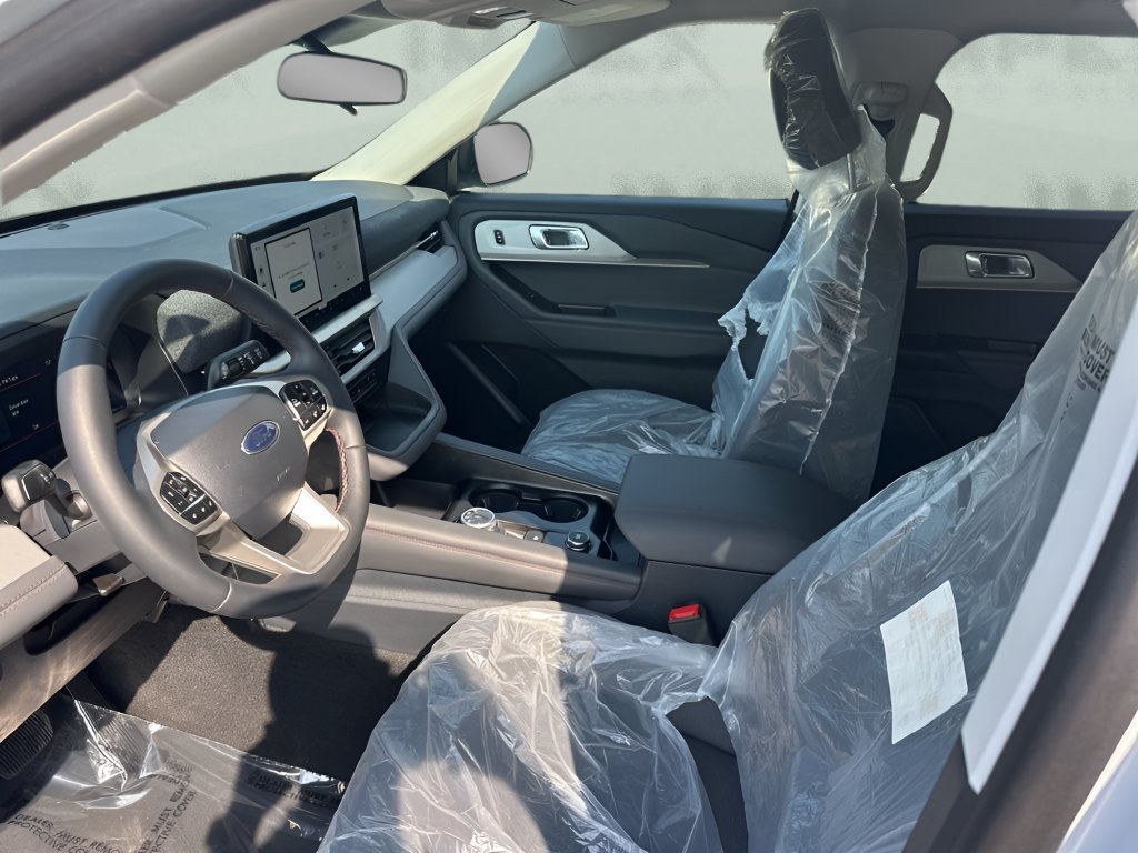 Used 2026 Ford Explorer Active RWD image 12
