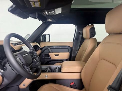 New 2026 Land Rover Defender 130 X-Dynamic SE AWD/4WD image 29