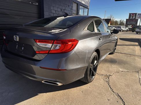 Used 2018 Honda Accord Sport image 8