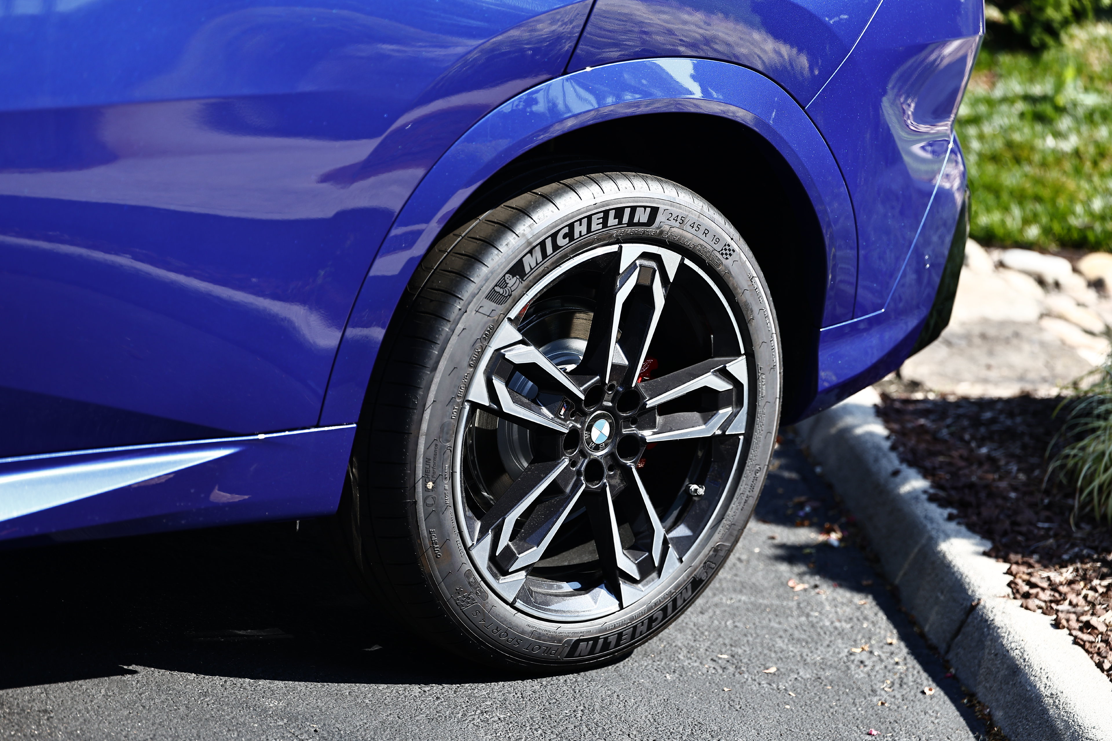 New 2027 BMW X2 xDrive28i w/ Technology Package AWD/4WD image 9