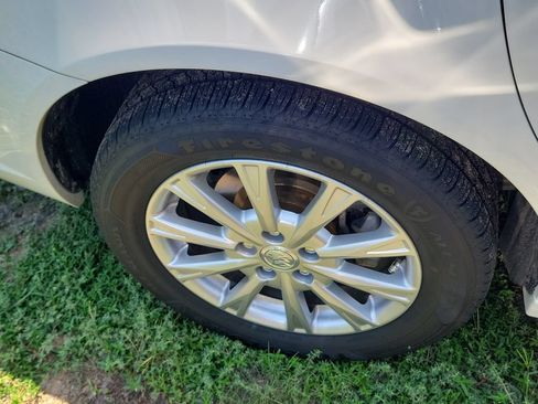 Used 2011 Buick Lucerne CXL FWD image 16