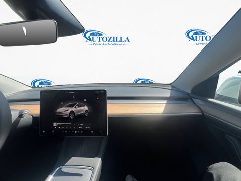 Used 2023 Tesla Model Y AWD image 11