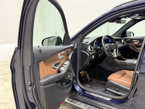 Used 2022 Mercedes-Benz GLC 300 4MATIC w/ AMG Line image 20