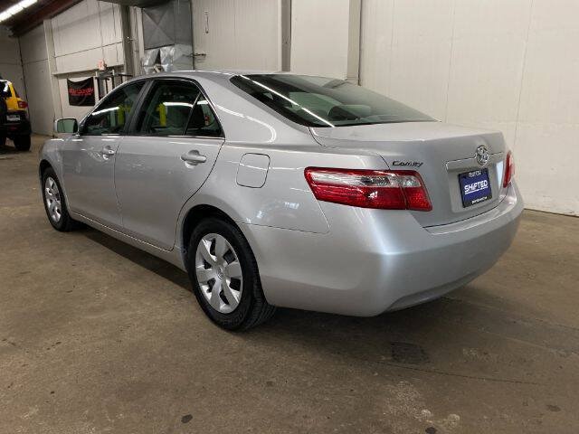 Used 2009 Toyota Camry FWD image 3