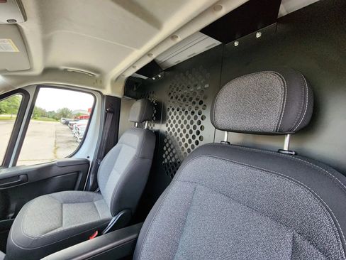 Used 2025 RAM ProMaster 2500 w/ U-Haul Equipment Group FWD image 20
