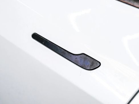 Used 2021 Tesla Model Y Long Range AWD/4WD image 44