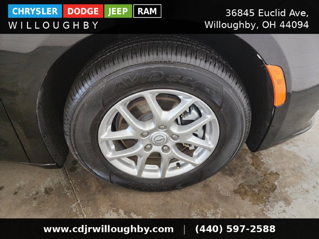 Used 2026 Chrysler Pacifica Select FWD image 39