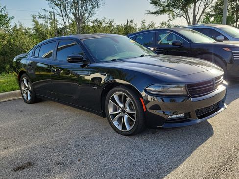 Used 2016 Dodge Charger R/T RWD image 2