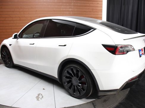 Used 2020 Tesla Model Y Performance image 10