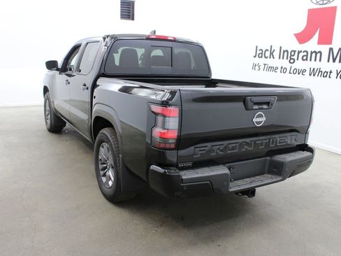 New 2026 Nissan Frontier SV w/ SV Convenience Package RWD image 3