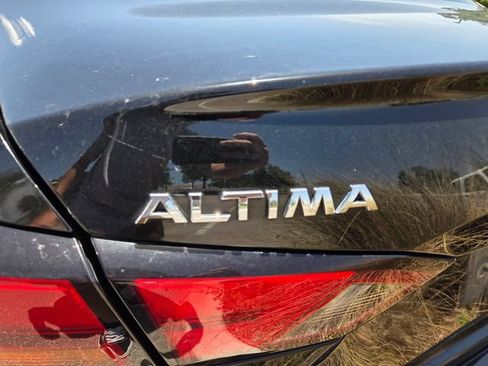 Used 2020 Nissan Altima 2.5 SR w/ Premium Package FWD image 6