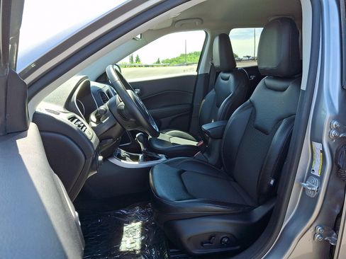Used 2018 Jeep Compass Latitude w/ Popular Equipment Group AWD/4WD image 13