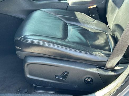 Used 2016 Chrysler 300 Limited image 19