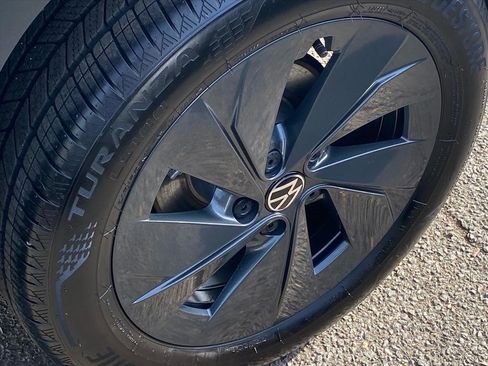 Certified 2025 Volkswagen Taos S image 20