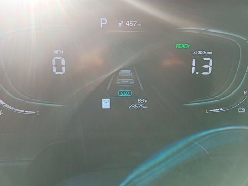 Used 2025 Kia Niro LX FWD image 2