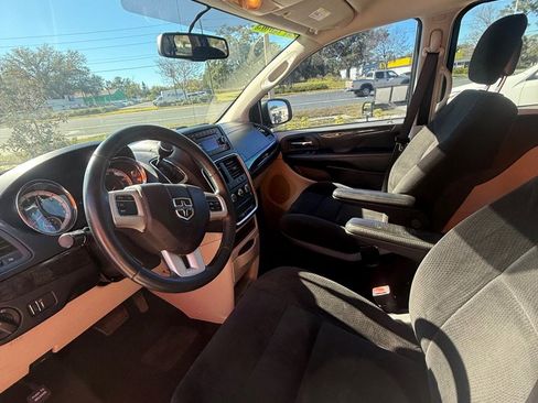 Used 2014 Dodge Grand Caravan American Value Package w/ UConnect Hands-Free Group image 7