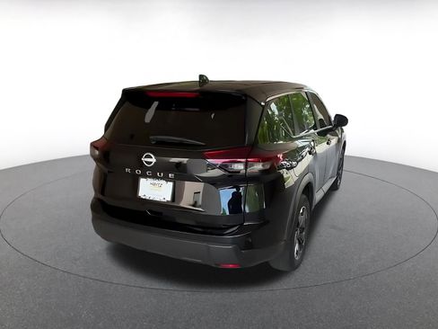 Used 2025 Nissan Rogue SV FWD image 14